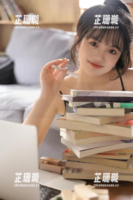 beautyleg - 尽享Yvonne女仆的无限魅力：免费下载精美写真，一起沉浸在美的世界中！
