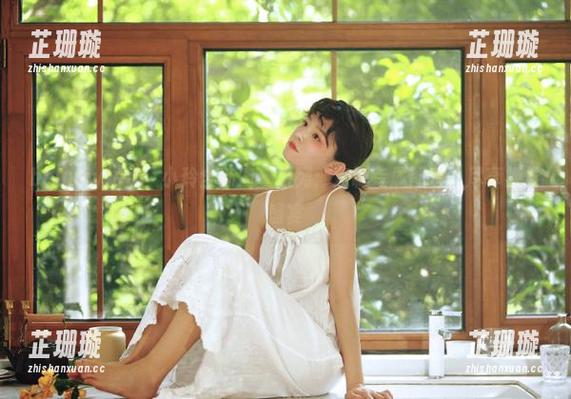 beautyleg - 小玲全新肉丝系列：定制专属图片，尽享视觉盛宴
