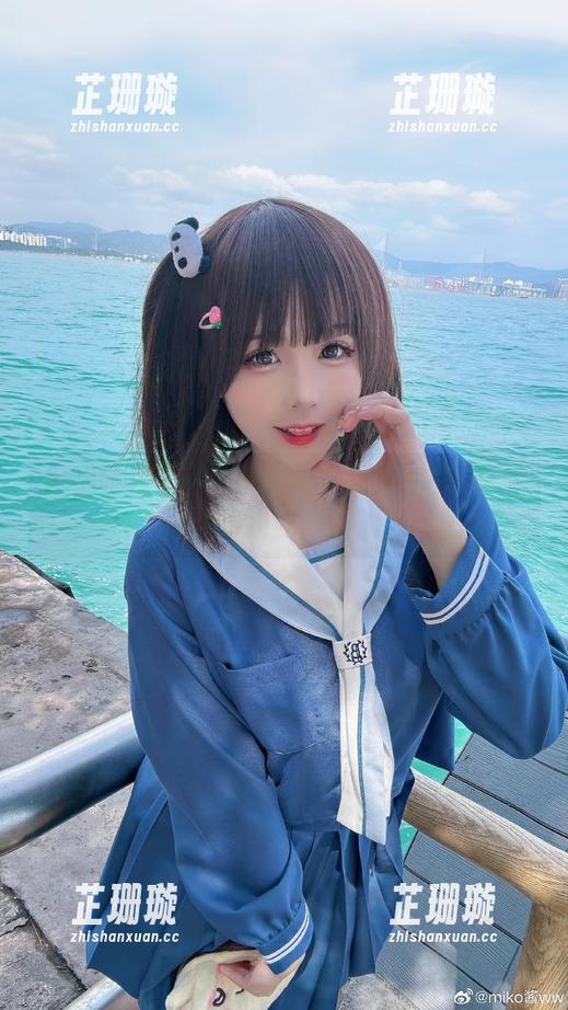 神秘而迷人：miko酱吖黑丝私房写真合集独家发布