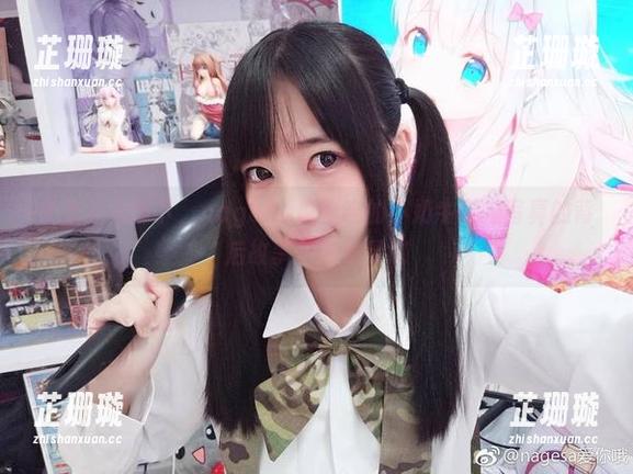无圣光氛围下，nagesa魔物喵的小奶牛自拍写真的背后故事与创意灵感