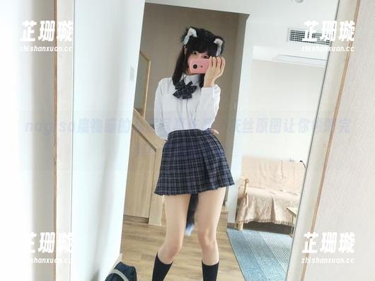 nagisa魔物喵的私房写真作品，灰丝原图让你领略完美与艺术的结合！
