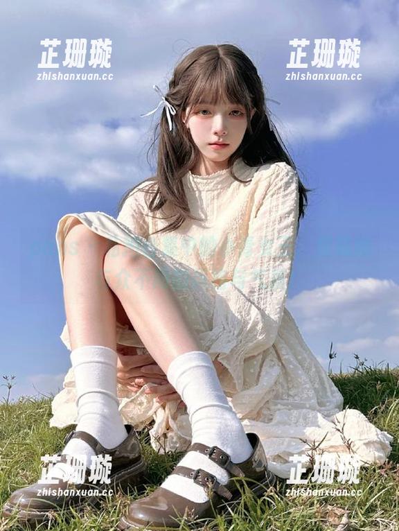 pans - 私拍合集中的小青女王，展现她与众不同的风格与气质！