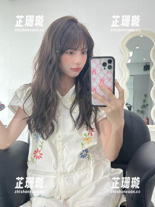 黑贞德风格全记录，yui金鱼的精美写真合集带你飞起来！