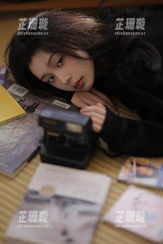 丝慕GIRL - 探秘泡芙的御姐私拍合集，品味她的独特风格与自信气质