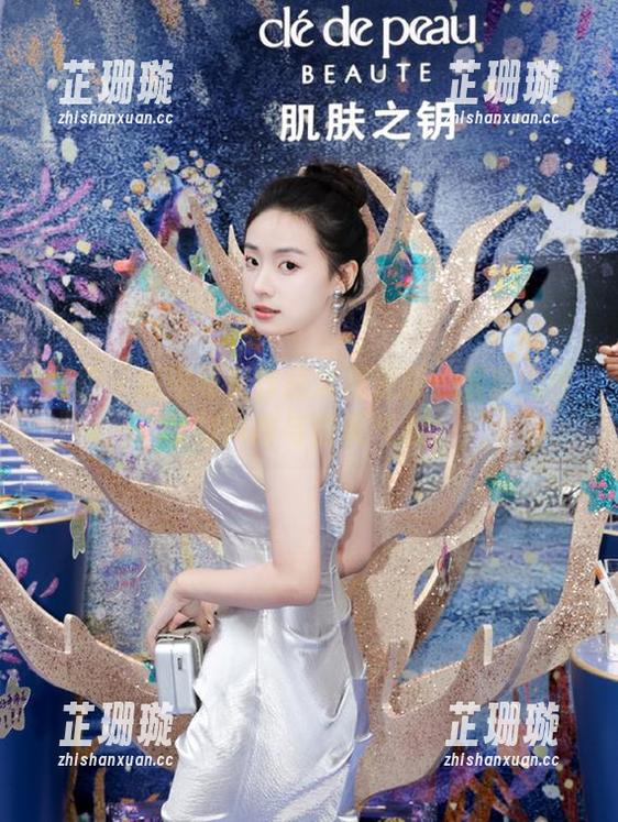丽柜 - 图图可爱作品集高清版：展现她独特风格与甜美气息