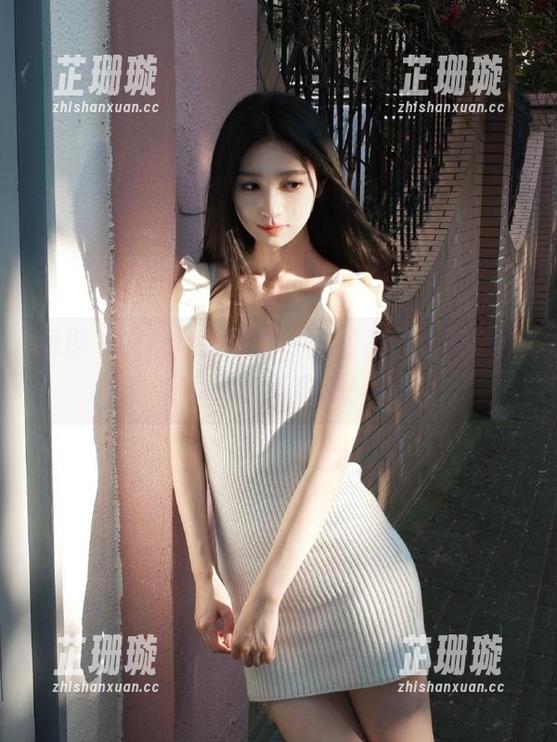 丽柜 - 文静泳池写真，免费美图让每个瞬间都值得收藏！