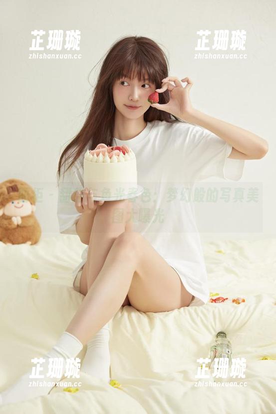 丽柜 - 甜甜与鱼光春色：梦幻般的写真美图大曝光