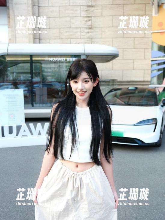 丽柜 - 轩轩与缚丝成茧：探索每一幅作品的深邃情感与创意