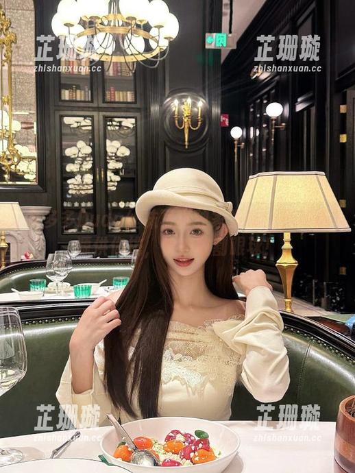 余多多Dudu丝袜写真独家发布：最新资源供你挑，快来收割眼球！