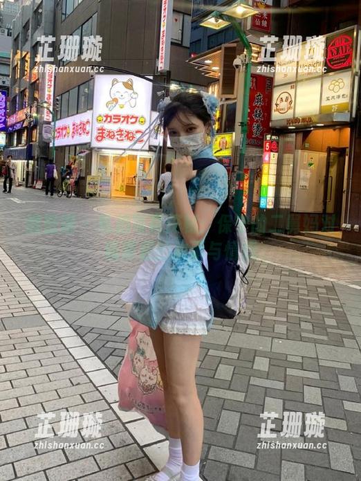 微密圈 - 私拍写真探秘：保守的二舅妈对镜背后的故事与情感