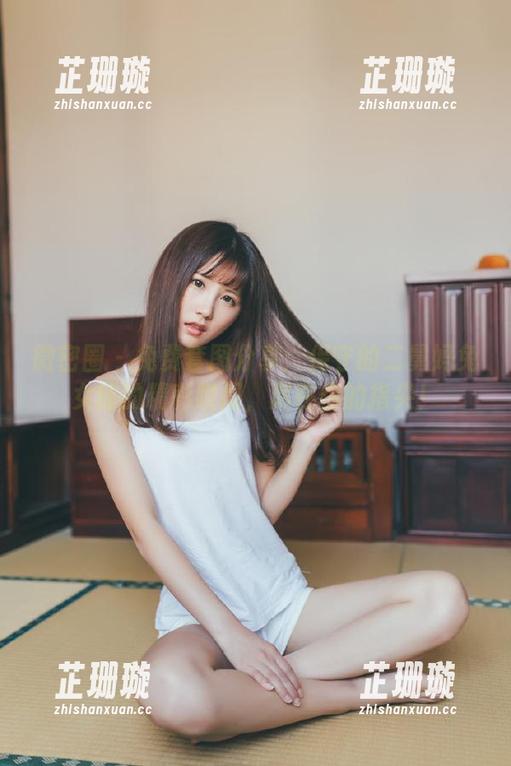 微密圈 - 免费套图分享：保守的二舅妈兔女郎的精彩瞬间，尽在你的指尖！