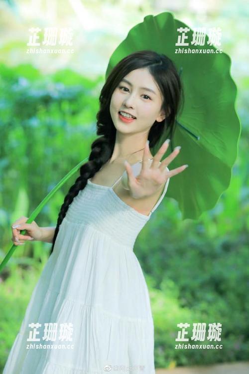 克拉女神 - 魅惑黑丝魅力：孟君精彩写真图包合集，视觉盛宴等你来赏
