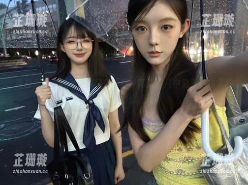克拉女神 - 百琳带你穿越夏日：高清照片中隐藏的故事与感动！