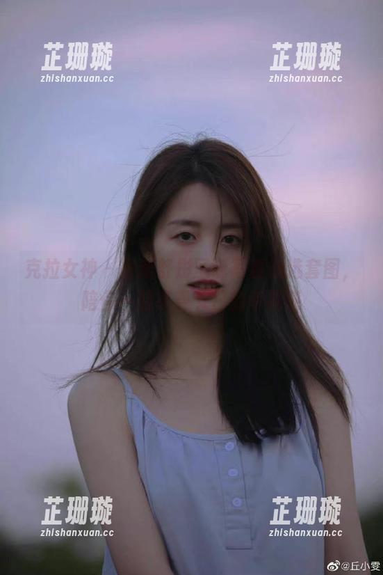 克拉女神-舒彤 克拉女神 - 最新舒彤圣诞写真精选套图,陪你一起享受节日的幸福感