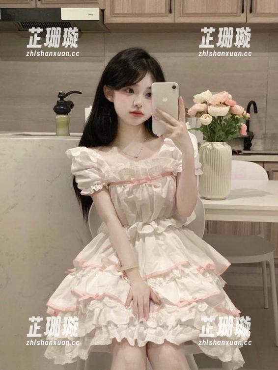 克拉女神 - 赵雨静充满朝气的校服套图，捕捉每个青春瞬间的作品