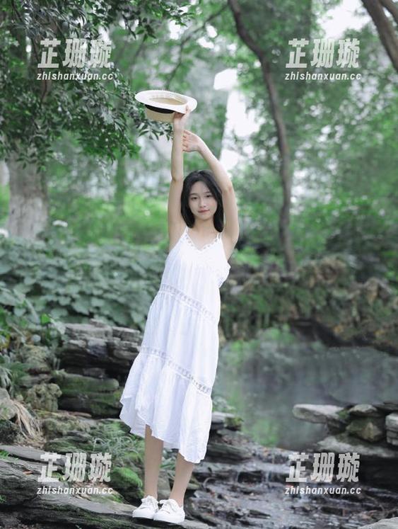 兔玩映画写真精选合集：在粉旗袍与黑三本中演绎经典优雅