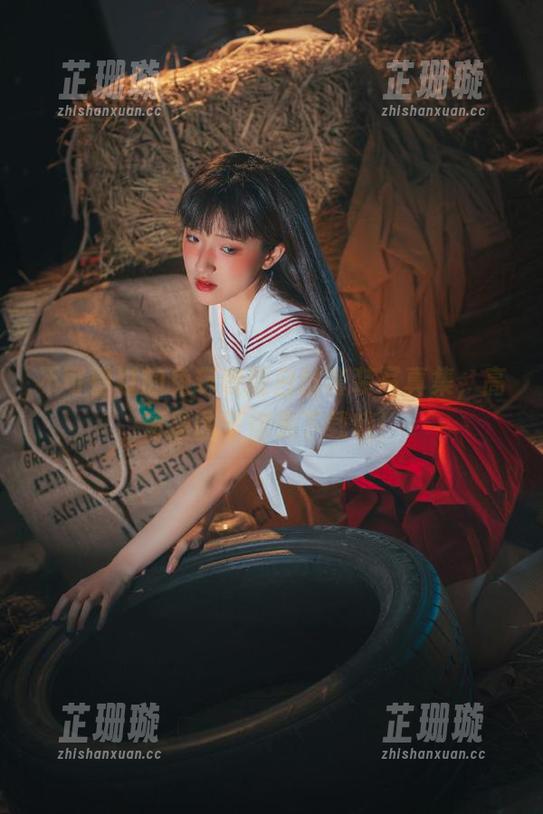 不可错过的兔玩映画白丝套装写真集，高清原图等你来下载哦！