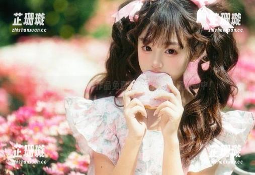 凉凉子眼镜写真作品免费下载，限时资源抢购中！