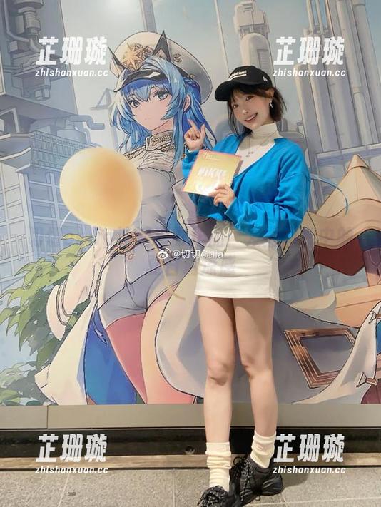 切切celia泳池摄影作品：发掘图库中的夏日清凉感