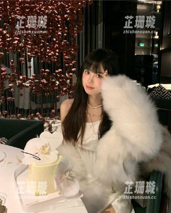 南国足艺 - 沫沫御姐魅力写真，专属网盘大合集，快来收藏吧！