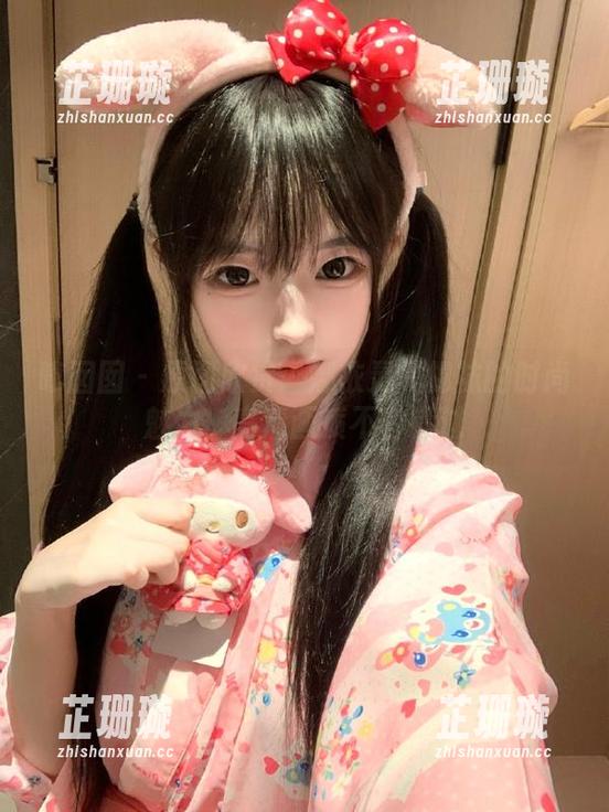嗲囡囡-娜依灵儿 嗲囡囡 - 原图欣赏:娜依灵儿棉袜的时尚魅力,高清画质不容错过