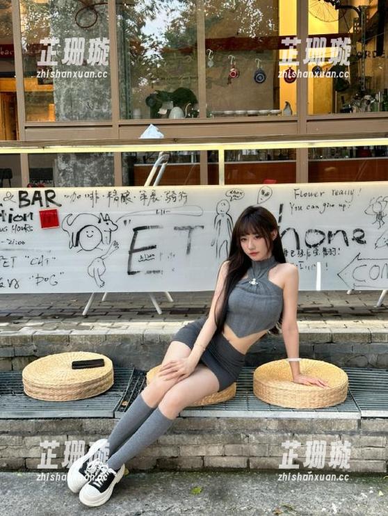 嗲囡囡 - 果儿Victoria修女主题合集，分享那些透过镜头捕捉的绝美瞬间