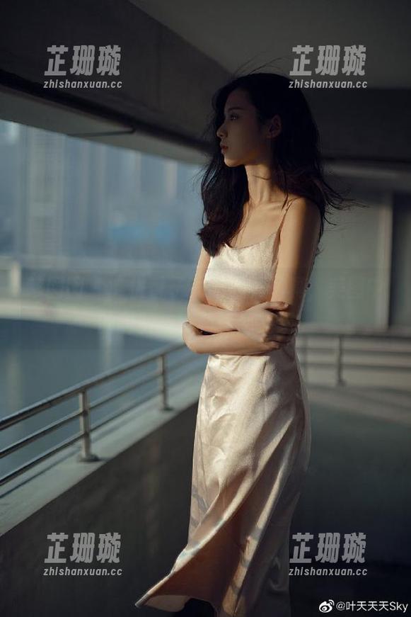 嗲囡囡 - “桃香子”的温柔写真，美图中的甜赞与清新气息交织。