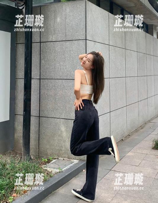 嗲囡囡 - 陈怡曼办公室写真集：原图记录下的职场故事与生活态度，照片不容错过