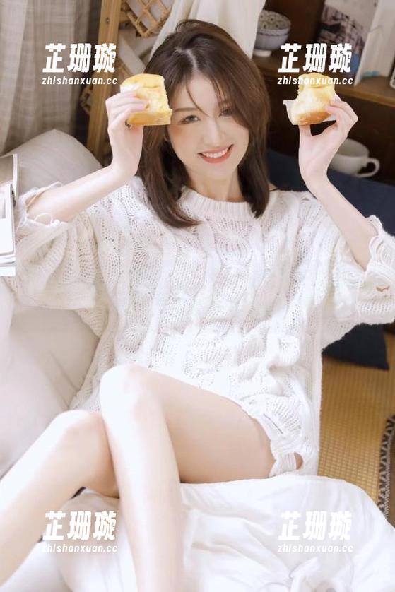 头条女神 - 尽享娜依灵儿女神写真之美：超高清图包为您呈现