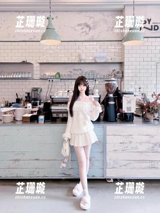 头条女神 - 观看杨漫妮baby独特的户外作品，跟随她探索未知的世界