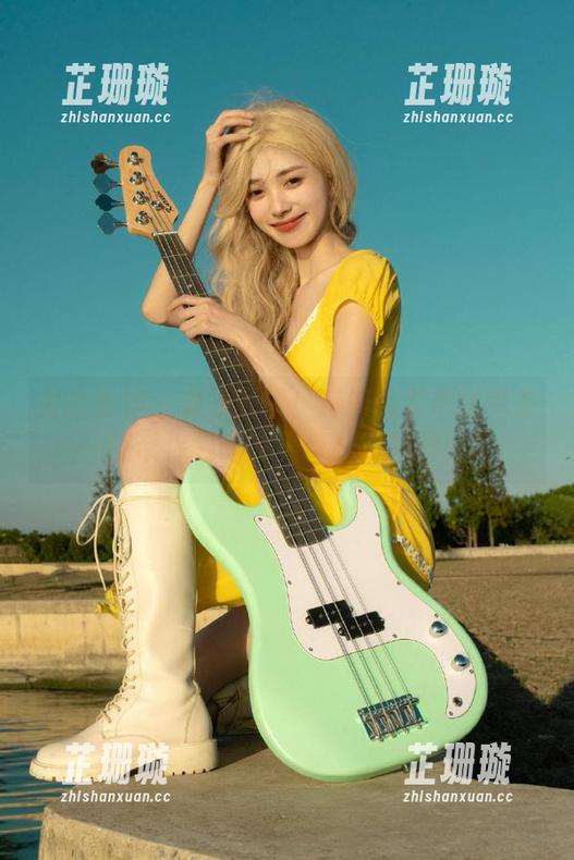 头条女神 - 夏天到了！蔡楠比基尼写真美图带你领略完美身材的魅力！