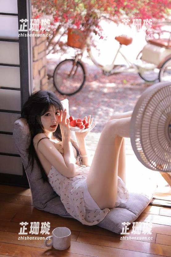 妖精视觉 - 迷醉于“软软兔女郎”写真图集中，享受兔女郎风格的奇妙与多样化！