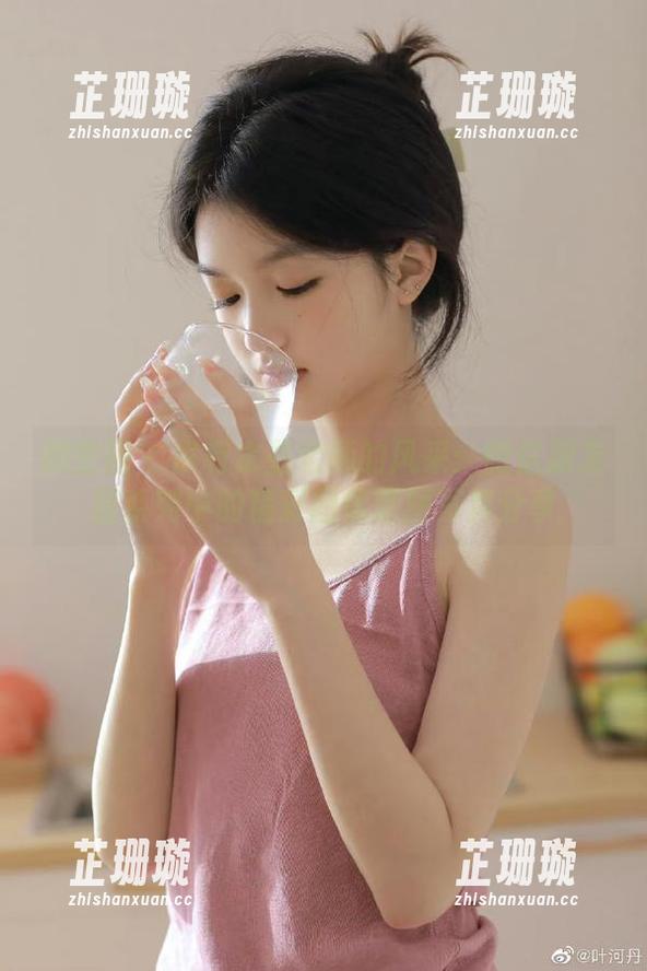 微密圈 - 家有水墨老师的风采：微信朋友圈系列中的精彩图像原图写真分享