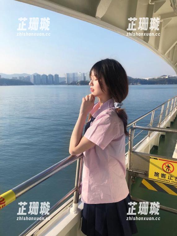 观看小瑶幺幺《SpyxFamily》原图在线，感受她摄影作品的独特风格！
