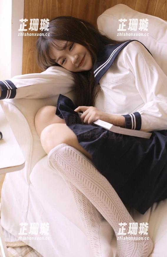 少女秩序 - 小满魅惑全套内衣图包，感受她在镜头下的无尽魅力