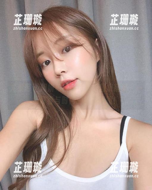 尤果网 - 周妍希校服特辑：图集精选，一场青春与时尚的完美碰撞！