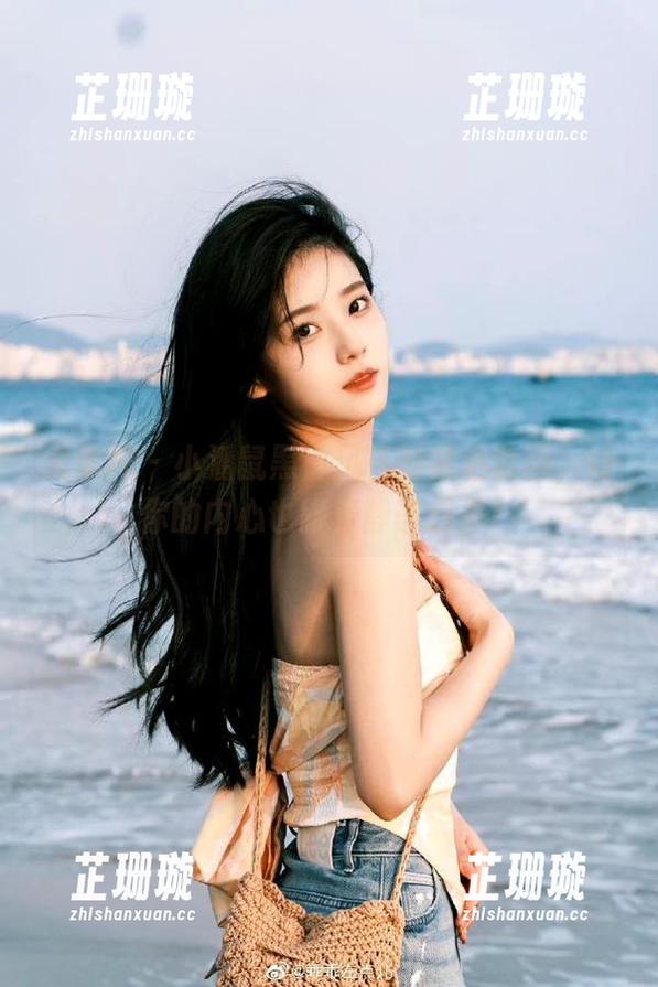 尤果网 - 小潘鼠黑白风格的精选套图，让你的内心也跟着静谧起来！