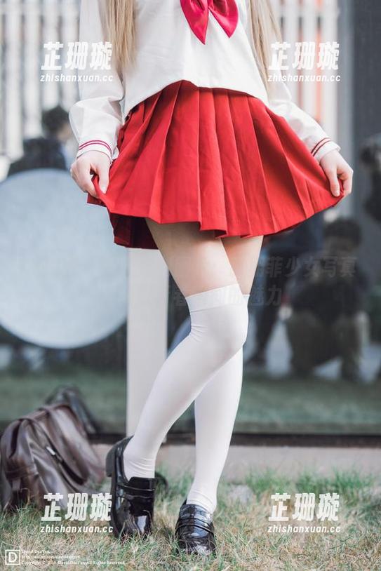 尤果网 - 精美福利图片：张栩菲少女写真，捕捉青春瞬间的魅力