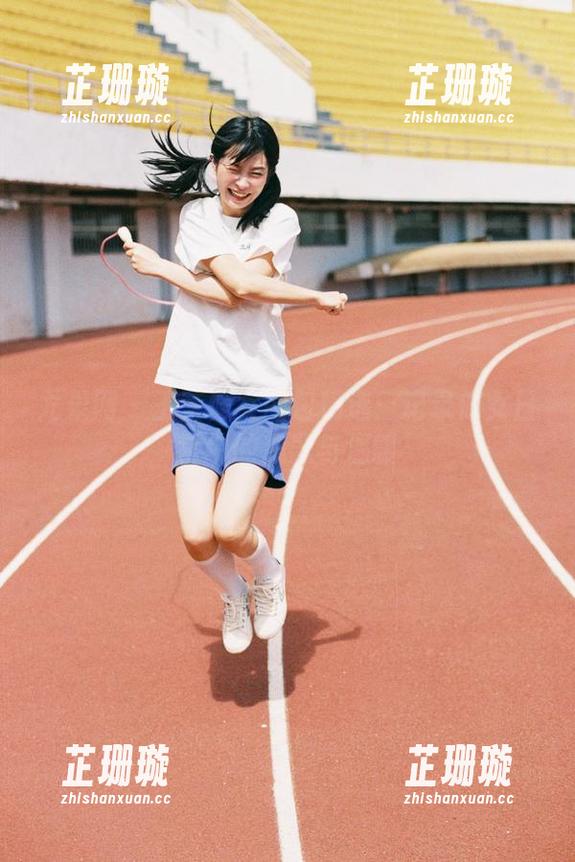 尤果网 - 王莹修女图包精选：记录修女日常中的慈悲与温暖