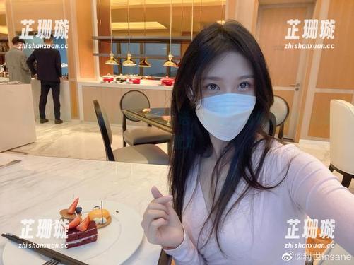 抖娘利世白色全套图包大放送，带你领略她的独特风采与魅力