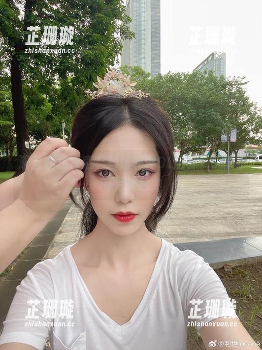 深入在线探索，抖娘利世OL撕袜2.0原图的另类魅力