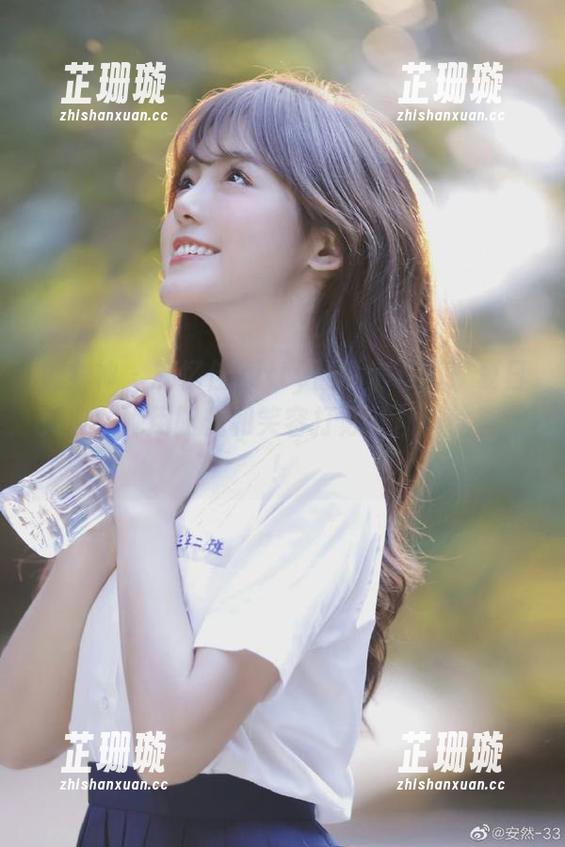 推女神 - 施忆佳Kitty酱私房写真：夏日炎炎，她用阳光和笑容打败了所有的高温！