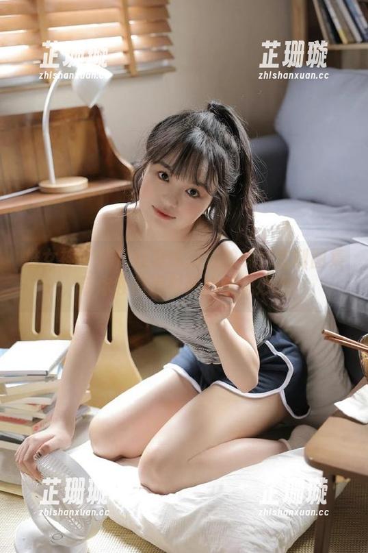 推女神 - 施忆佳倾情打造的妹妹定制图集，带你领略摄影师的奇思妙想！