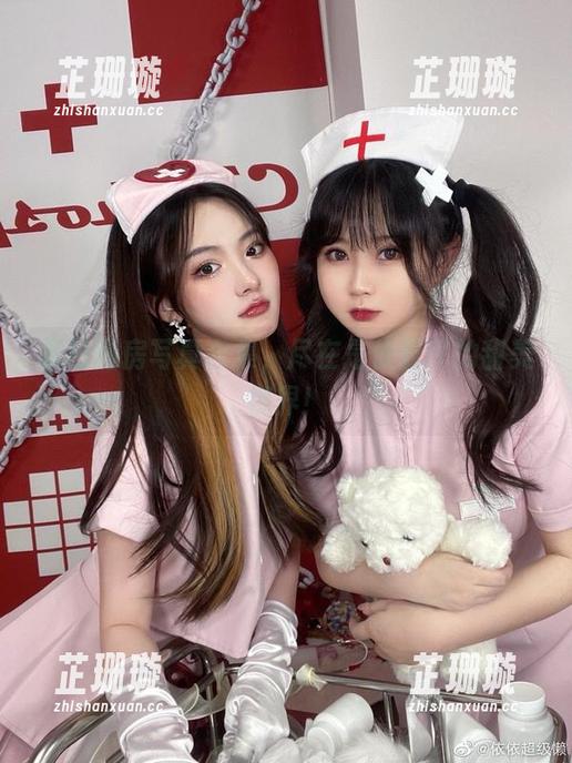 夏日私房写真合集，尽在是依酱吖的甜美视界！