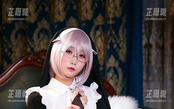 晓美妈校服作品大放送，免费欣赏让你不忍错过的精彩瞬间！