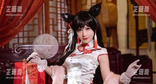 不容错过！木之本果白丝图集全新更新，细腻画面展现她的独特艺术视角。