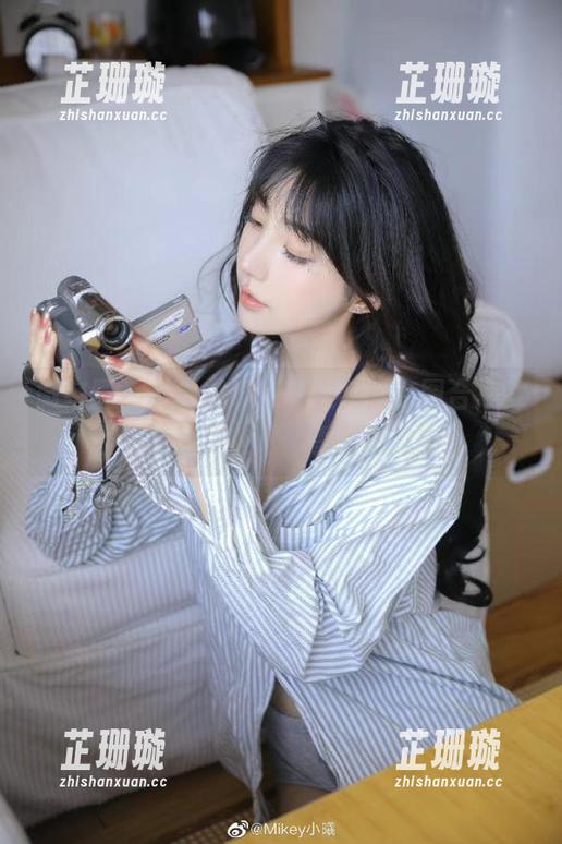 微密圈 - 林子琳喵连体衣甜美套图合集，百变造型尽在这一季精彩之中！