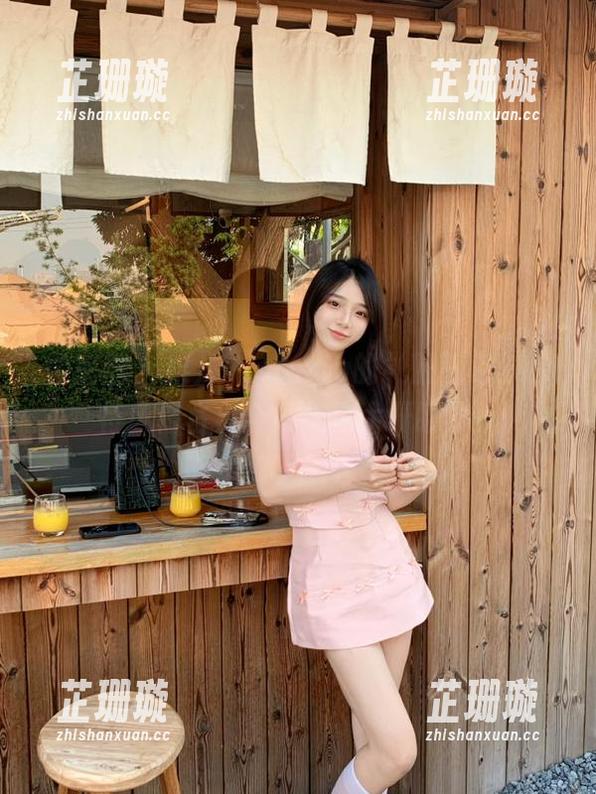 微密圈 - 果儿Victoria的礼服图包，独特风格写真合集令你大开眼界！