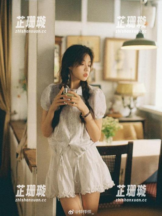 果团网-龚玥菲 果团网 - 龚玥菲双人写真全套图包,绝美瞬间尽在其中