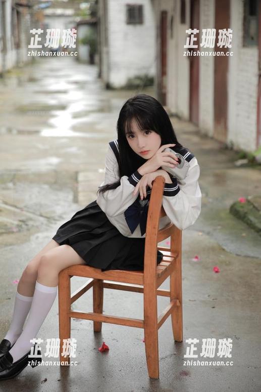 梦丝女神 - 探索莹仙女的皮衣写真图包，绽放出别样的独特风采与氛围
